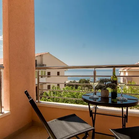 Ivy - Free Parking Apartman Makarska